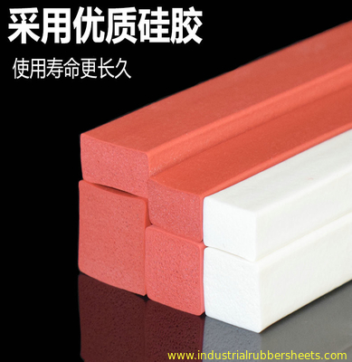 Custom Size Silicone Sponge Strip Putih Merah Warna Tutup Cell Silicone Foam Strip untuk Seal Pintu dengan permukaan halus