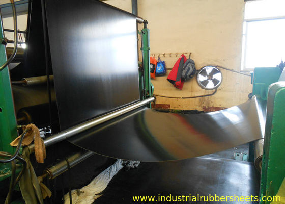 4 - 16Mpa Konstruksi Industri NBR Rubber Sheeting Roll, Lembar Karet Hitam