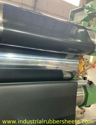 1m-2m Lebar Flame Retardant Lembar Karet Suhu Tinggi Diperkuat dengan 1PLY Serat Kaca Atau Kain Aramid